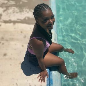 Meet your Posher, Monique